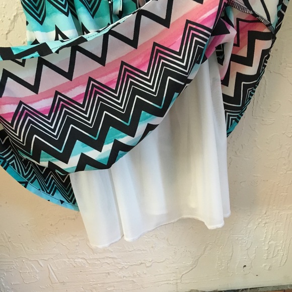 Strappy Chevron Sundress. Mid length dress - Picture 4 of 5